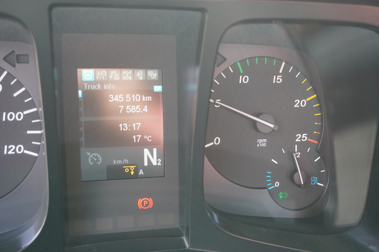 Dropside/ Flatbed truck, Crane truck MERCEDES-BENZ Antos 2540 / Flatbed 15 EPAL / Fassi F165 / 6.1 t / 8 m reach / remote control / rotator / 1600 MTH / steered axle: picture 25