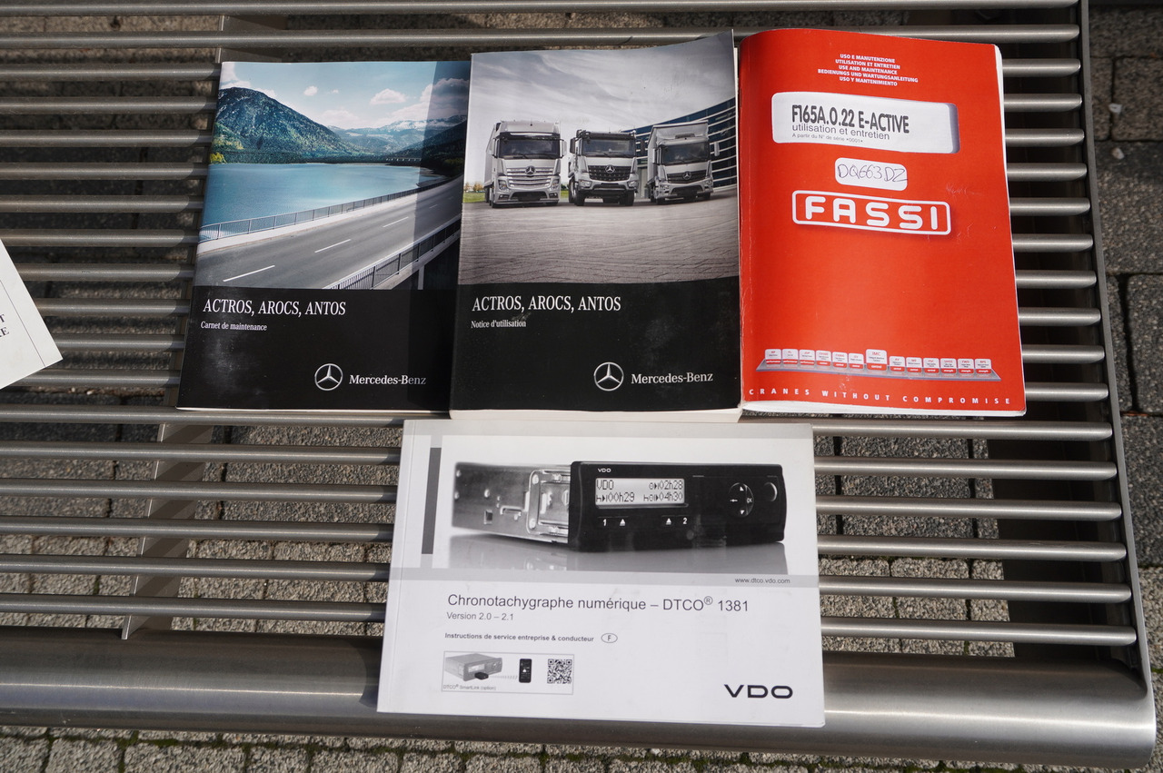 Dropside/ Flatbed truck, Crane truck MERCEDES-BENZ Antos 2540 / Flatbed 15 EPAL / Fassi F165 / 6.1 t / 8 m reach / remote control / rotator / 1600 MTH / steered axle: picture 30