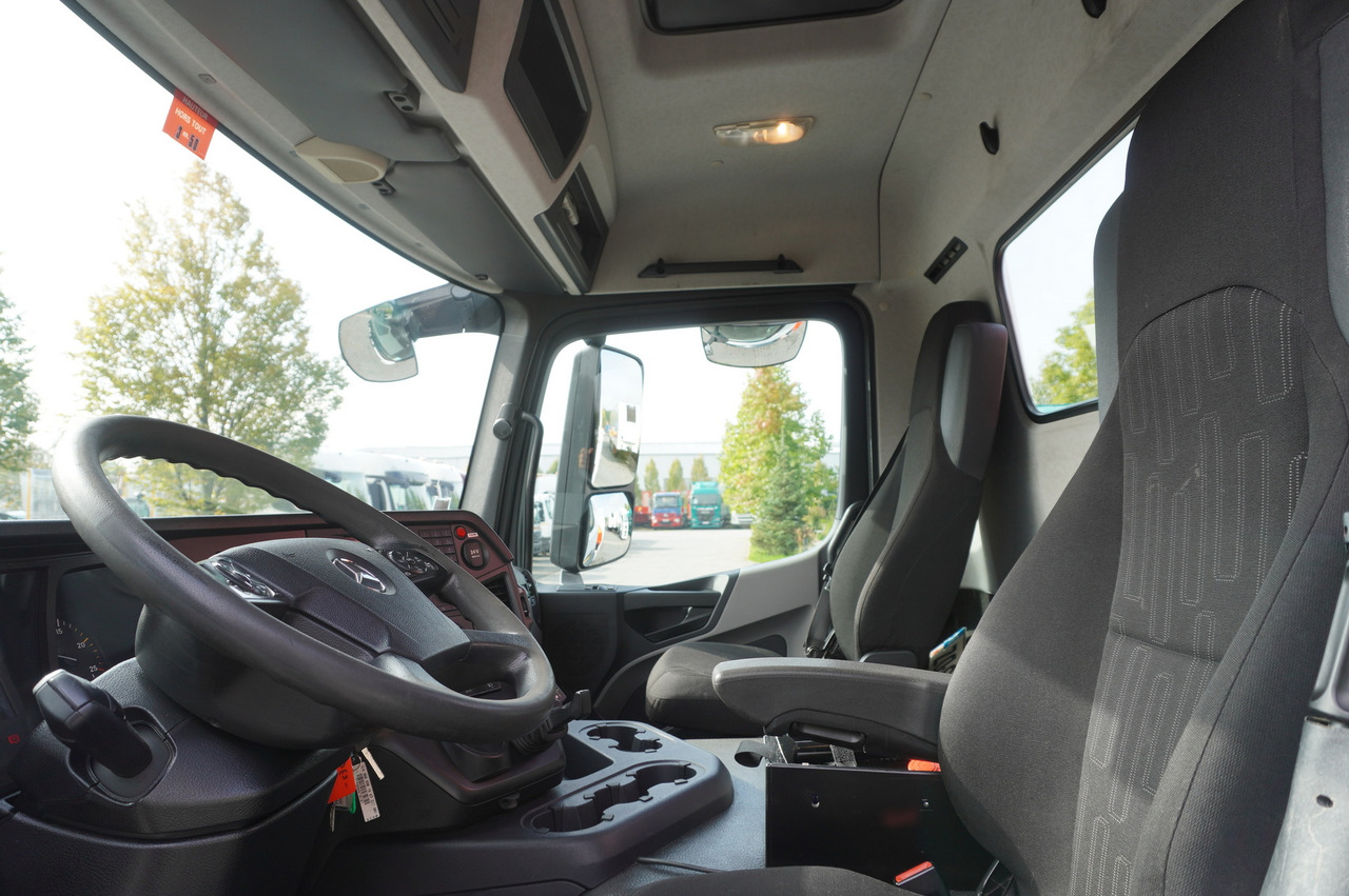 Dropside/ Flatbed truck, Crane truck MERCEDES-BENZ Antos 2540 / Flatbed 15 EPAL / Fassi F165 / 6.1 t / 8 m reach / remote control / rotator / 1600 MTH / steered axle: picture 22