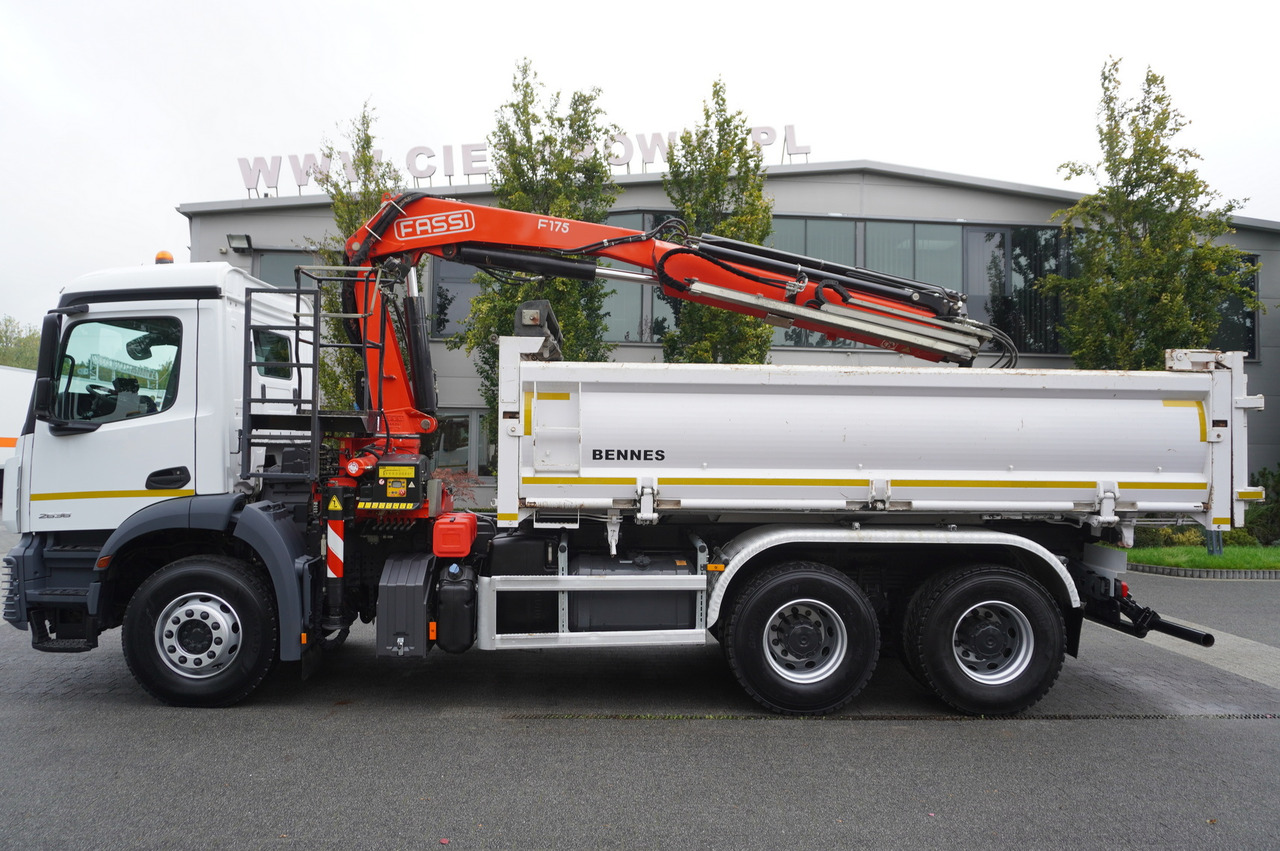 MERCEDES-BENZ Arocs 2636 6x4 / Fassi F175 / 7.7 t / 10 m / 2-side tipper / Bortmatic - Tipper, Crane truck: picture 3 MERCEDES-BENZ Arocs 2636 6x4 / Fassi F175 / 7.7 t / 10 m / 2-side tipper / Bortmatic - Tipper, Crane truck: picture 3