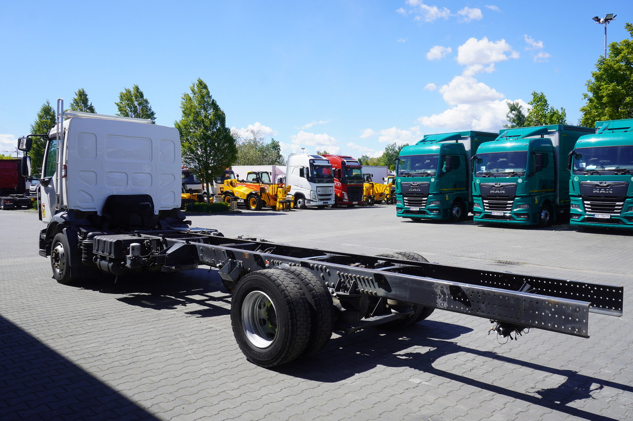 RENAULT Renault D16 / frame 7.3 m / Differential lock / 3 units - Container transporter/ Swap body truck: picture 4 RENAULT Renault D16 / frame 7.3 m / Differential lock / 3 units - Container transporter/ Swap body truck: picture 4