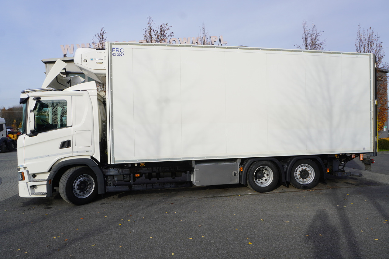SCANIA G500 6x2 / Schmitz Refrigerator 19 EPAL Multitemperatura / Thermoking T1200R / Steering axle / 280 cm height - Refrigerator truck: picture 2 SCANIA G500 6x2 / Schmitz Refrigerator 19 EPAL Multitemperatura / Thermoking T1200R / Steering axle / 280 cm height - Refrigerator truck: picture 2