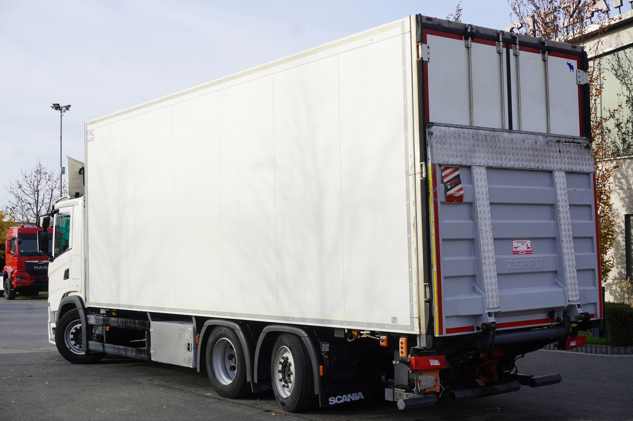 SCANIA G500 6x2 / Schmitz Refrigerator 19 EPAL Multitemperatura / Thermoking T1200R / Steering axle / 280 cm height - Refrigerator truck: picture 3 SCANIA G500 6x2 / Schmitz Refrigerator 19 EPAL Multitemperatura / Thermoking T1200R / Steering axle / 280 cm height - Refrigerator truck: picture 3