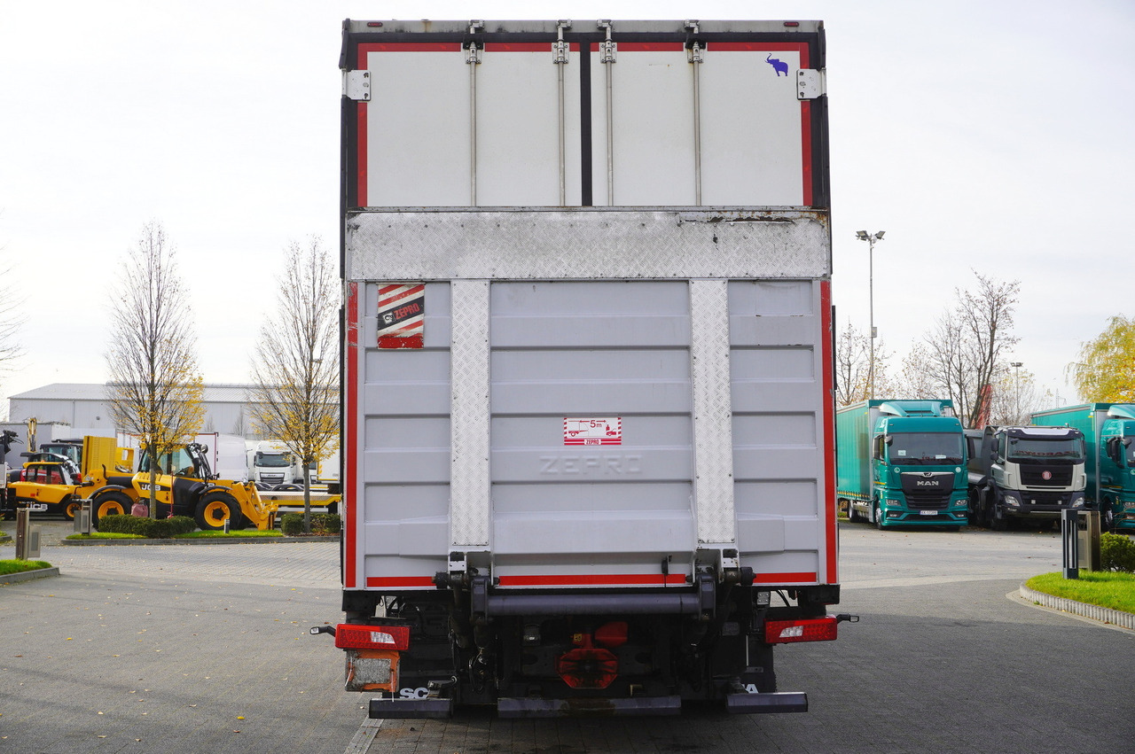 SCANIA G500 6x2 / Schmitz Refrigerator 19 EPAL Multitemperatura / Thermoking T1200R / Steering axle / 280 cm height - Refrigerator truck: picture 4 SCANIA G500 6x2 / Schmitz Refrigerator 19 EPAL Multitemperatura / Thermoking T1200R / Steering axle / 280 cm height - Refrigerator truck: picture 4