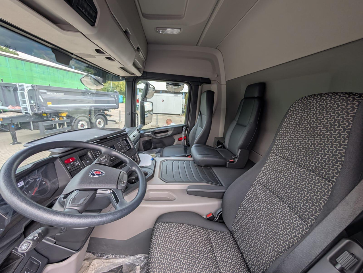 SCANIA P 340 B6x2*4NA / chassis frame / steering axle / CNG / large cab / 8 units - Cab chassis truck: picture 5 SCANIA P 340 B6x2*4NA / chassis frame / steering axle / CNG / large cab / 8 units - Cab chassis truck: picture 5
