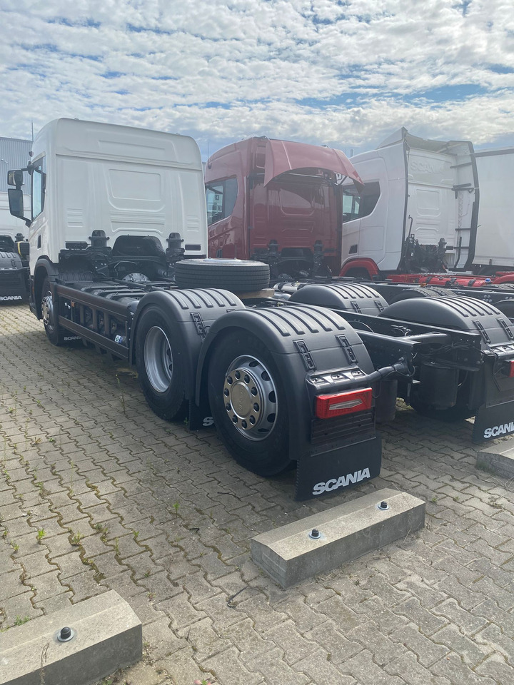 SCANIA P 340 B6x2*4NA / chassis frame / steering axle / CNG / large cab / 8 units - Cab chassis truck: picture 3 SCANIA P 340 B6x2*4NA / chassis frame / steering axle / CNG / large cab / 8 units - Cab chassis truck: picture 3