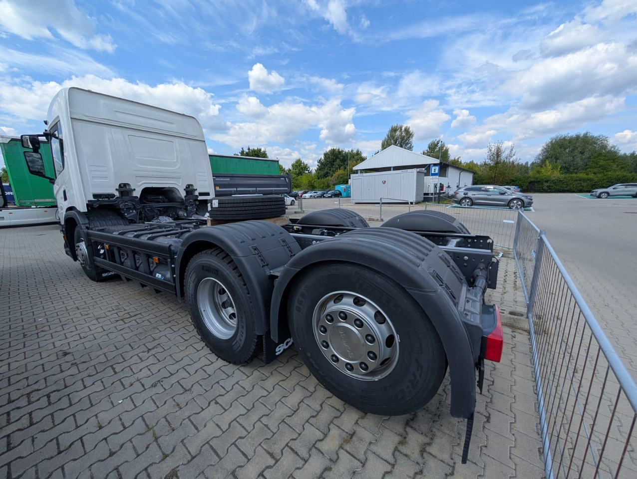 SCANIA P 340 B6x2*4NA / chassis frame / steering axle / CNG / large cab / 8 units - Cab chassis truck: picture 3 SCANIA P 340 B6x2*4NA / chassis frame / steering axle / CNG / large cab / 8 units - Cab chassis truck: picture 3
