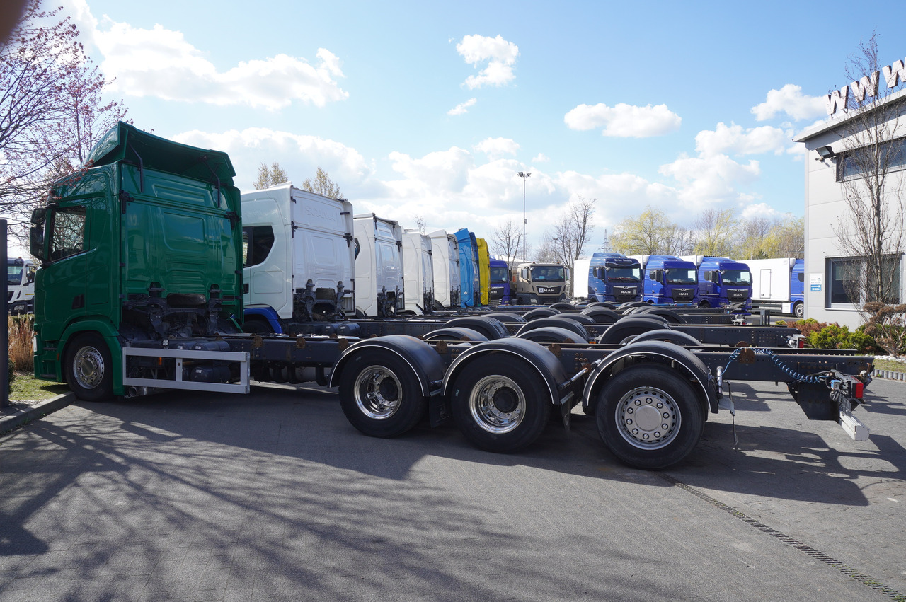 SCANIA R650 V8 / 650 HP/ frame 8.8 m / steered 4th axis / 20 units - Cab chassis truck: picture 3 SCANIA R650 V8 / 650 HP/ frame 8.8 m / steered 4th axis / 20 units - Cab chassis truck: picture 3