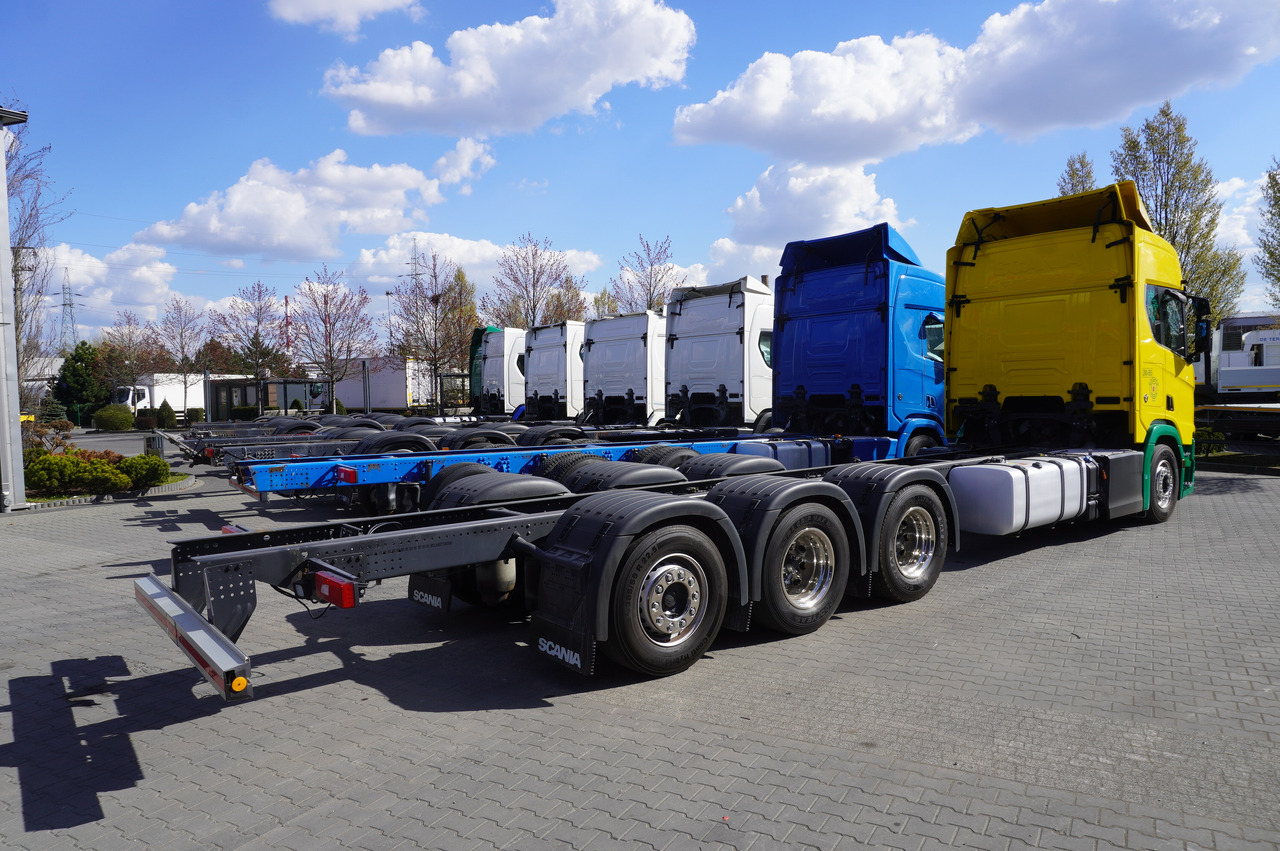 SCANIA R650 V8 / 650 HP/ frame 8.8 m / steered 4th axis / 20 units - Cab chassis truck: picture 2 SCANIA R650 V8 / 650 HP/ frame 8.8 m / steered 4th axis / 20 units - Cab chassis truck: picture 2