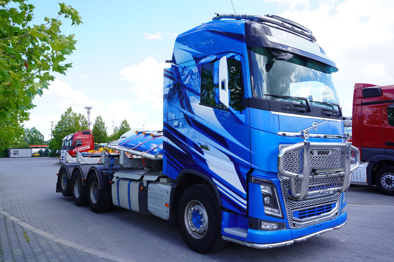 VOLVO FH16 750 8x4 / ALUCAR stanchion superstructure / 7.6 m chassis / Steered axle - Timber truck: picture 4 VOLVO FH16 750 8x4 / ALUCAR stanchion superstructure / 7.6 m chassis / Steered axle - Timber truck: picture 4
