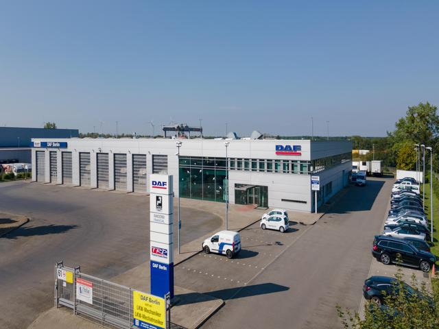 DAF XB 290 FA 16 to. Curtainsider LBW 1.5 AHK - Curtainsider truck: picture 1 DAF XB 290 FA 16 to. Curtainsider LBW 1.5 AHK - Curtainsider truck: picture 1