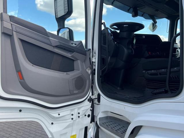 Tractor unit DAF XFn 480 FT Intarder 2xTank 1.105 L Vollspoiler: picture 8 Tractor unit DAF XFn 480 FT Intarder 2xTank 1.105 L Vollspoiler: picture 8