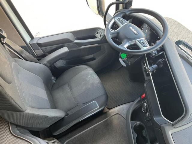 Tractor unit DAF XFn 480 FT Intarder 2xTank 1.105 L Vollspoiler: picture 17 Tractor unit DAF XFn 480 FT Intarder 2xTank 1.105 L Vollspoiler: picture 17