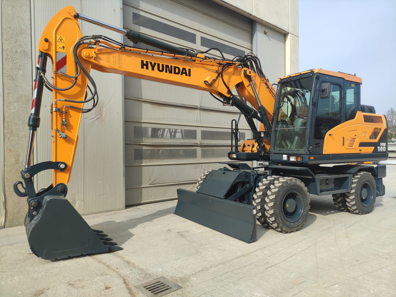 HYUNDAI HW140 - Wheel excavator: picture 1 HYUNDAI HW140 - Wheel excavator: picture 1