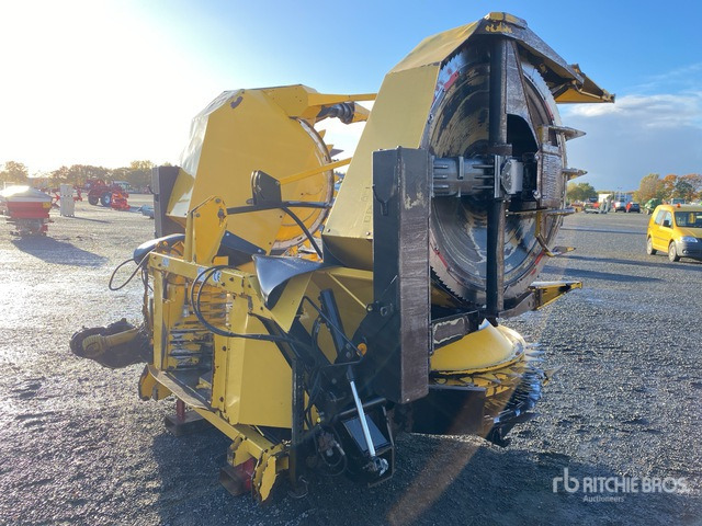 2008 New Holland FI450 Grape Harvester - Forage harvester attachment: picture 3 2008 New Holland FI450 Grape Harvester - Forage harvester attachment: picture 3
