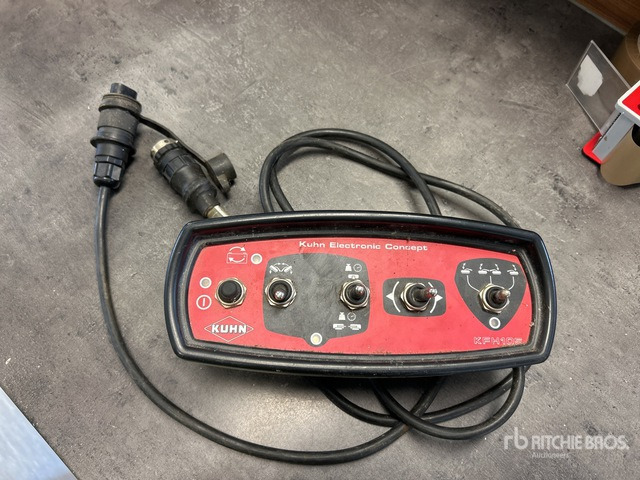 2012 Kuhn FC883-FF Disc Mower - Mower: picture 3 2012 Kuhn FC883-FF Disc Mower - Mower: picture 3