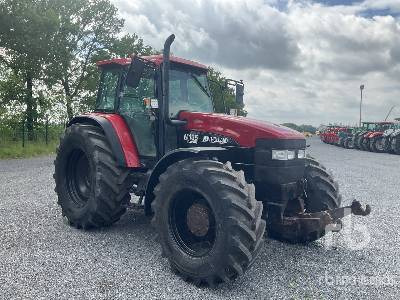NEW HOLLAND M135 - Farm tractor: picture 4 NEW HOLLAND M135 - Farm tractor: picture 4