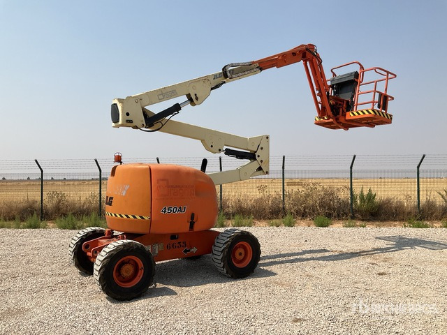 1999 JLG 450AJ 4WD Diesel Articulating Boom Lift - Articulated boom: picture 2 1999 JLG 450AJ 4WD Diesel Articulating Boom Lift - Articulated boom: picture 2
