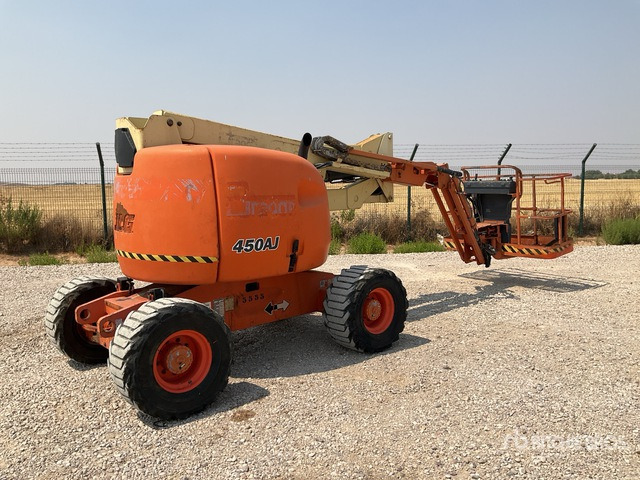 1999 JLG 450AJ 4WD Diesel Articulating Boom Lift - Articulated boom: picture 3 1999 JLG 450AJ 4WD Diesel Articulating Boom Lift - Articulated boom: picture 3