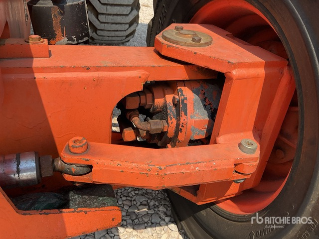 1999 JLG 450AJ 4WD Diesel Articulating Boom Lift - Articulated boom: picture 5 1999 JLG 450AJ 4WD Diesel Articulating Boom Lift - Articulated boom: picture 5