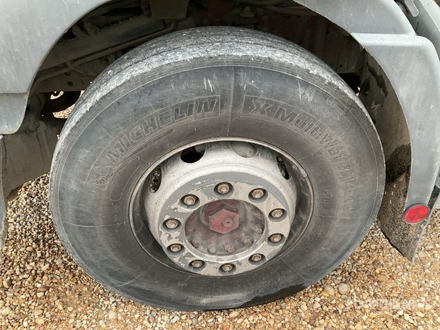 2002 Iveco MH260E31Y 2002 Maquiasfalt CEAG/14-REXN o ... Asphalt Distributor Truck - Asphalt distributor: picture 4 2002 Iveco MH260E31Y 2002 Maquiasfalt CEAG/14-REXN o ... Asphalt Distributor Truck - Asphalt distributor: picture 4