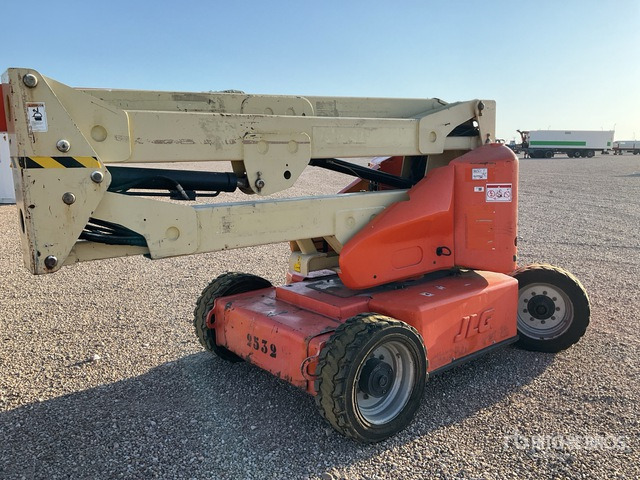 2005 JLG E450AJ 2WD Electric (Inoperable) Articulating Boom Lift - Articulated boom: picture 3 2005 JLG E450AJ 2WD Electric (Inoperable) Articulating Boom Lift - Articulated boom: picture 3