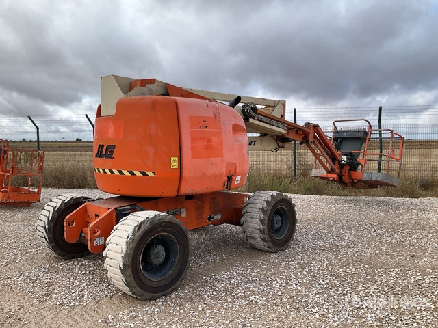2007 JLG 450AJ 4WD Diesel Articulating Boom Lift - Articulated boom: picture 3 2007 JLG 450AJ 4WD Diesel Articulating Boom Lift - Articulated boom: picture 3