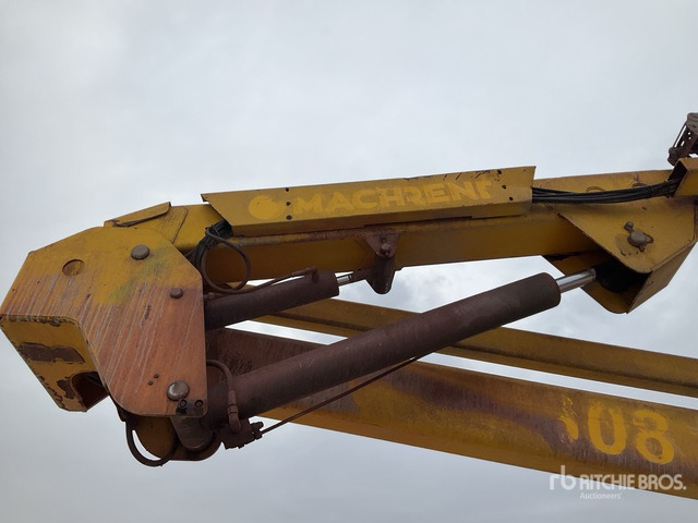 2007 JLG 450AJ 4WD Diesel Articulating Boom Lift - Articulated boom: picture 5 2007 JLG 450AJ 4WD Diesel Articulating Boom Lift - Articulated boom: picture 5
