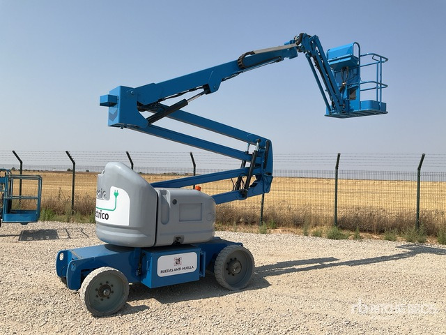 2008 Genie Z40/23N RJ 2WD Electric Articulating Boom Lift - Articulated boom: picture 3 2008 Genie Z40/23N RJ 2WD Electric Articulating Boom Lift - Articulated boom: picture 3