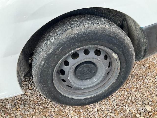 2018 Peugeot Partner BlueHDI L1 Confort Cargo Van - Small van: picture 3 2018 Peugeot Partner BlueHDI L1 Confort Cargo Van - Small van: picture 3