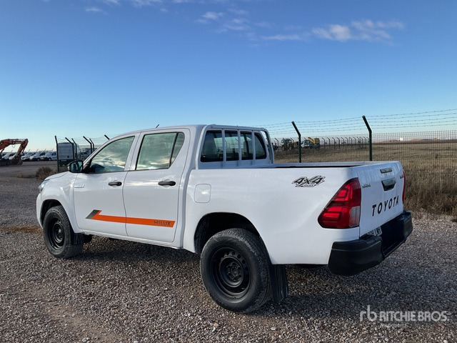 2020 Toyota Hilux 4x4 Crew Cab Pickup - Pickup truck: picture 3 2020 Toyota Hilux 4x4 Crew Cab Pickup - Pickup truck: picture 3