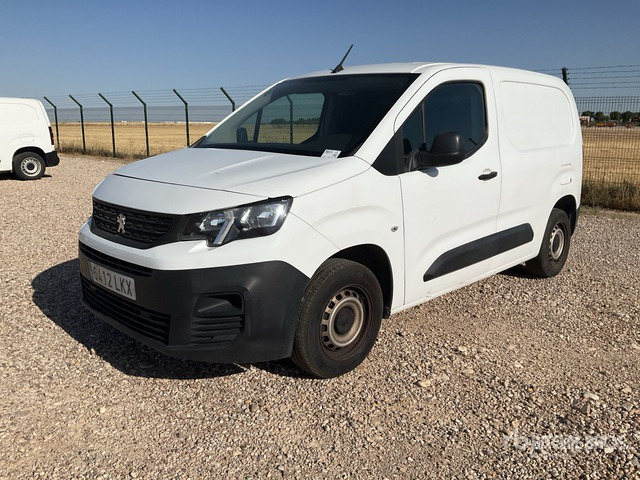 2021 Peugeot Partner Cargo Van - Small van: picture 2 2021 Peugeot Partner Cargo Van - Small van: picture 2