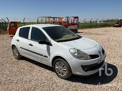 RENAULT CLIO 1.5D (Inoperable) - Car: picture 4 RENAULT CLIO 1.5D (Inoperable) - Car: picture 4