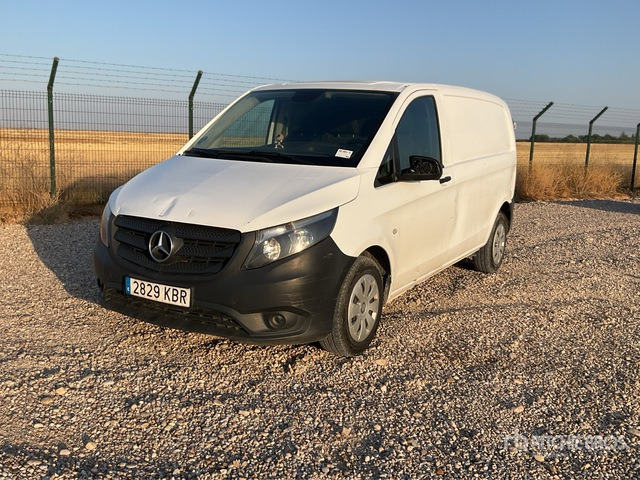 2017 Mercedes-Benz Vito 110 CDI Cargo Van - Van: picture 2 2017 Mercedes-Benz Vito 110 CDI Cargo Van - Van: picture 2