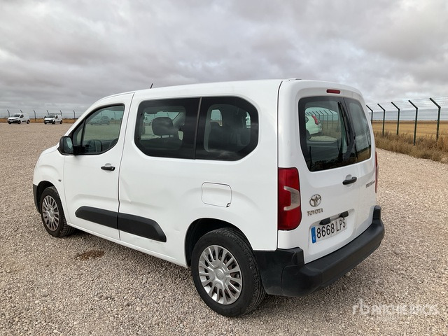 2021 Toyota Proace Cargo Van - Van: picture 3 2021 Toyota Proace Cargo Van - Van: picture 3