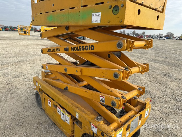 2006 Haulotte Optimum 8 Electric Scissor Lift - Scissor lift: picture 4 2006 Haulotte Optimum 8 Electric Scissor Lift - Scissor lift: picture 4