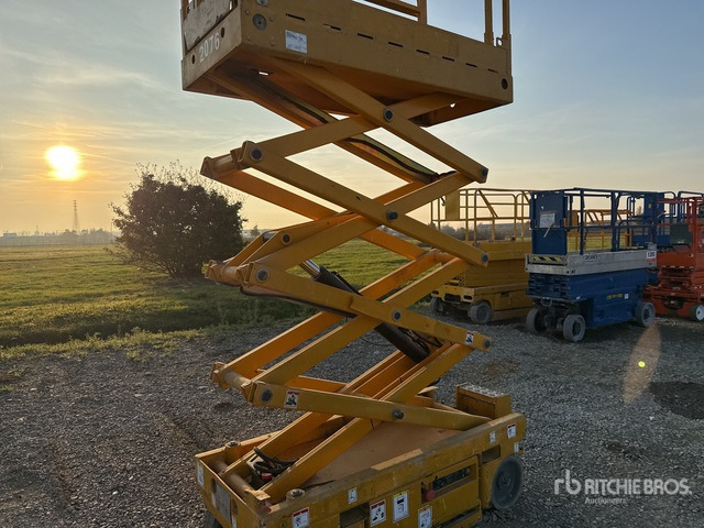 2008 Haulotte Optimum 8 Electric Scissor Lift - Scissor lift: picture 4 2008 Haulotte Optimum 8 Electric Scissor Lift - Scissor lift: picture 4