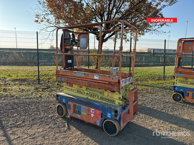 2009 Iteco IT7380 (Inoperable) Scissor Lift - Scissor lift: picture 1 2009 Iteco IT7380 (Inoperable) Scissor Lift - Scissor lift: picture 1