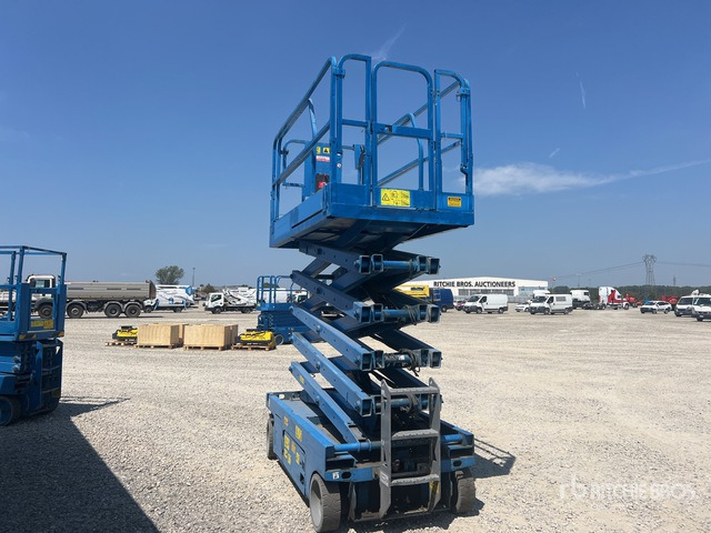 2010 Genie GS-3246 Electric Scissor Lift - Scissor lift: picture 3 2010 Genie GS-3246 Electric Scissor Lift - Scissor lift: picture 3