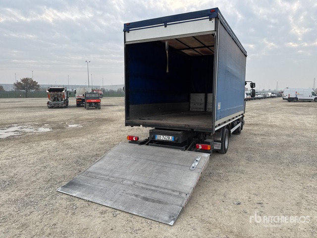 2010 Renault Midlum 215.75 4x2 Curtain Side Truck - Curtainsider truck: picture 4 2010 Renault Midlum 215.75 4x2 Curtain Side Truck - Curtainsider truck: picture 4