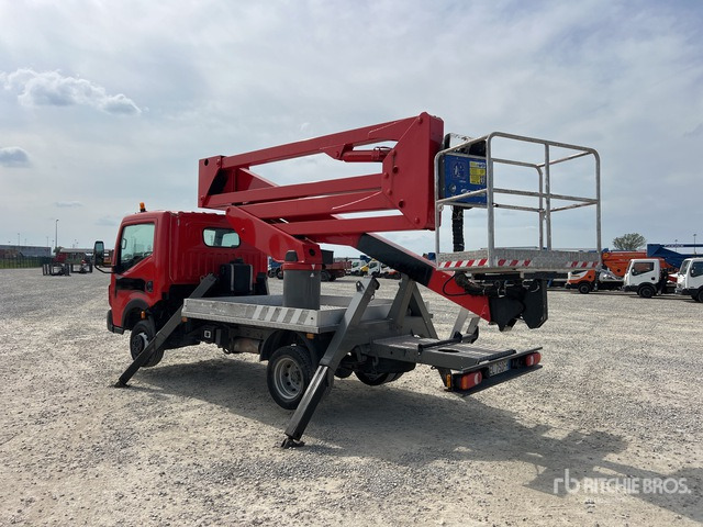 2011 Renault Maxity 2011 Socage DA320 20 m on Bucket Truck - Truck mounted aerial platform: picture 3 2011 Renault Maxity 2011 Socage DA320 20 m on Bucket Truck - Truck mounted aerial platform: picture 3