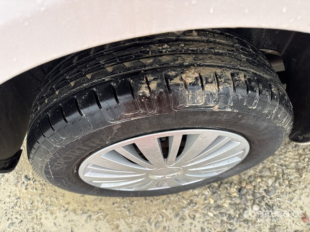 2011 Volkswagen Caddy CNG Van Truck - Box truck: picture 5 2011 Volkswagen Caddy CNG Van Truck - Box truck: picture 5