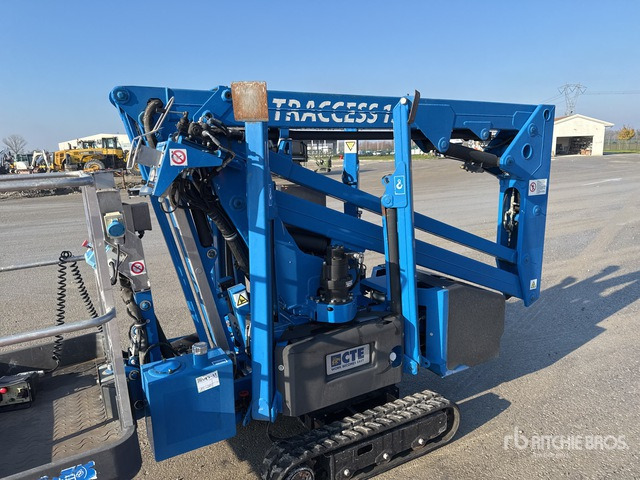 2014 CTE Traccess 135 Crawler Articulating Boom Lift - Articulated boom: picture 4 2014 CTE Traccess 135 Crawler Articulating Boom Lift - Articulated boom: picture 4