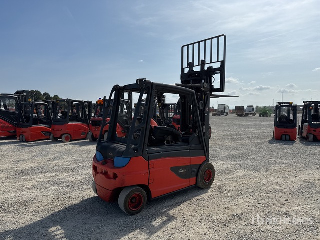 2014 Linde E30L-01 3000 kg Electric Forklift - Electric forklift: picture 3 2014 Linde E30L-01 3000 kg Electric Forklift - Electric forklift: picture 3