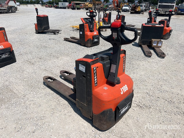2019 Toyota LWE180 Electric Pallet Jack - Pallet truck: picture 3 2019 Toyota LWE180 Electric Pallet Jack - Pallet truck: picture 3