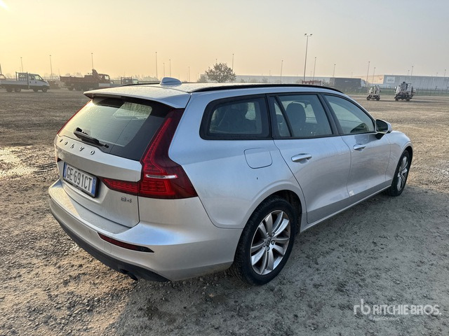 2021 Volvo V60 SW B4 D AUTOM. MOMENTUM BUSINESS Station Wagon - Station wagon: picture 4 2021 Volvo V60 SW B4 D AUTOM. MOMENTUM BUSINESS Station Wagon - Station wagon: picture 4