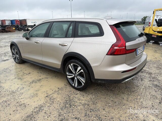 2023 Volvo V60 Cross Country AWD SW B4 D AWD AUTOM Automobile - Car: picture 2 2023 Volvo V60 Cross Country AWD SW B4 D AWD AUTOM Automobile - Car: picture 2