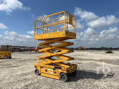 HAULOTTE COMPACT 10 Electric - Scissor lift: picture 1 HAULOTTE COMPACT 10 Electric - Scissor lift: picture 1