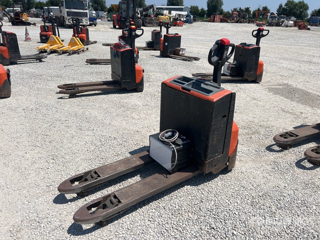 Toyota Pallet Jack - Pallet truck: picture 1 Toyota Pallet Jack - Pallet truck: picture 1