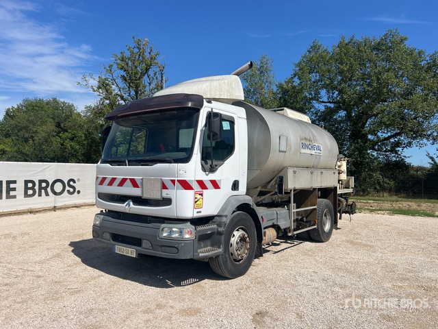 2000 Renault Premium 300 2000 Rincheval ECM 9500 L on 4x ... Asphalt Distributor Truck - Asphalt distributor: picture 1 2000 Renault Premium 300 2000 Rincheval ECM 9500 L on 4x ... Asphalt Distributor Truck - Asphalt distributor: picture 1